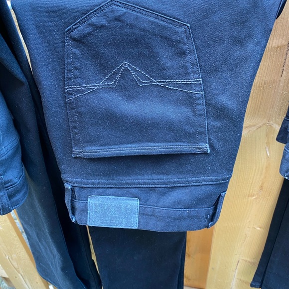 Guess and Calvin Klein black jeans - Picture 4 of 9